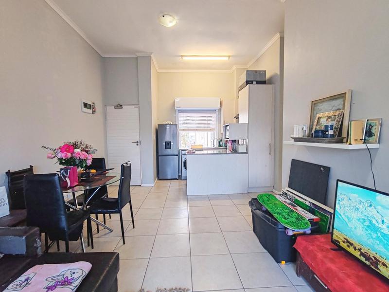 2 Bedroom Property for Sale in Claremont Western Cape
